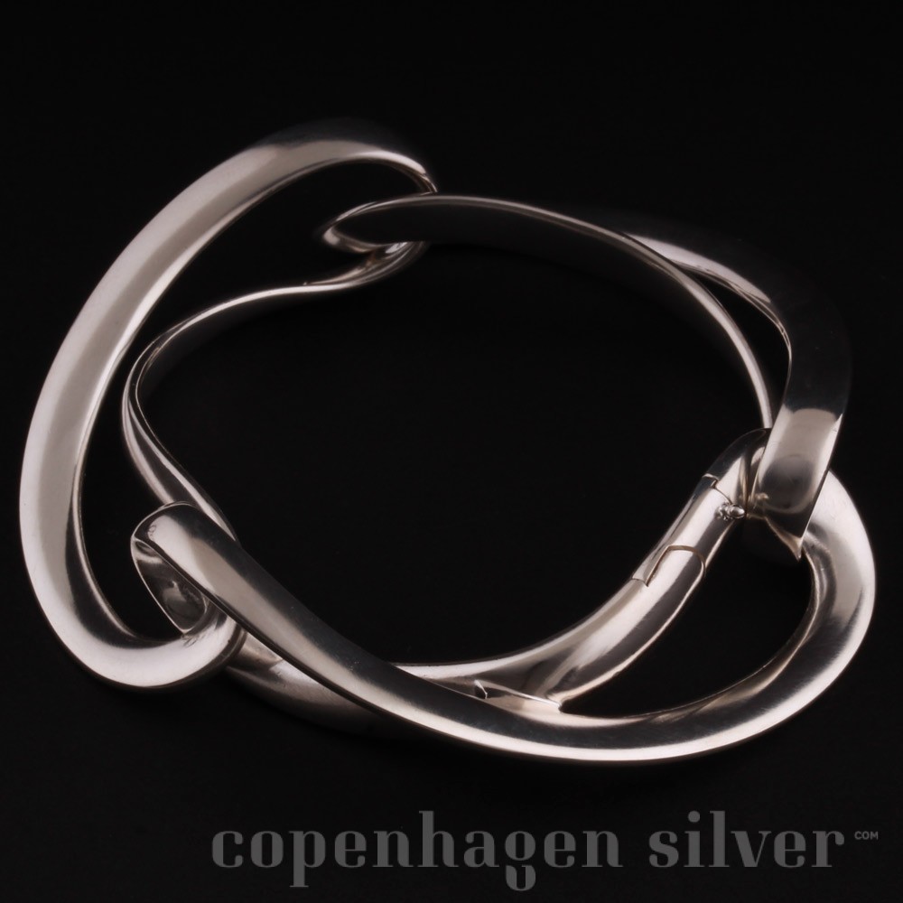 Georg Jensen TORUŃ bangle | Women jewelry, Womens bracelets, Womens  necklaces